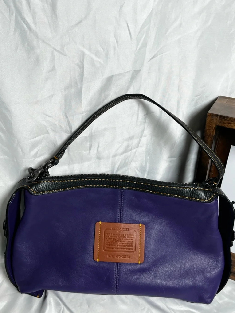 Coach 1941 Bandit Hobo 39  *RARE* - Picture 9 of 12